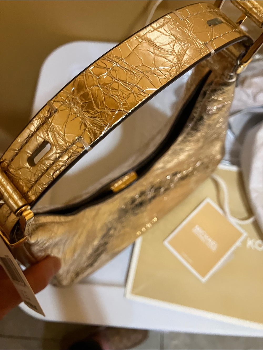 MICHAEL Michael Kors Nolita Metallic Pale Gold Criackled leather Shldr bag - Picture 13 of 14